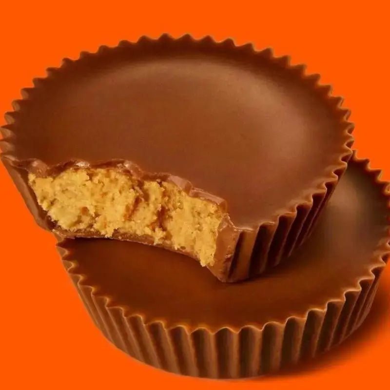 Reese’s Trio čašica s kikiriki maslacem, prerezana s vidljivom kremom